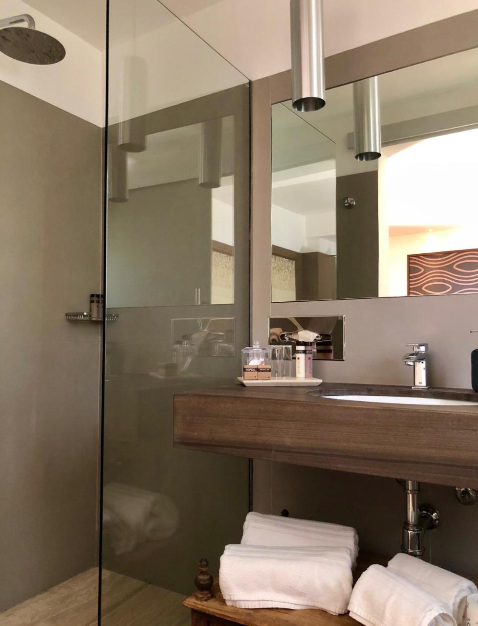 Deluxe Double or Twin Room Spa Bath,944692927:JPEG